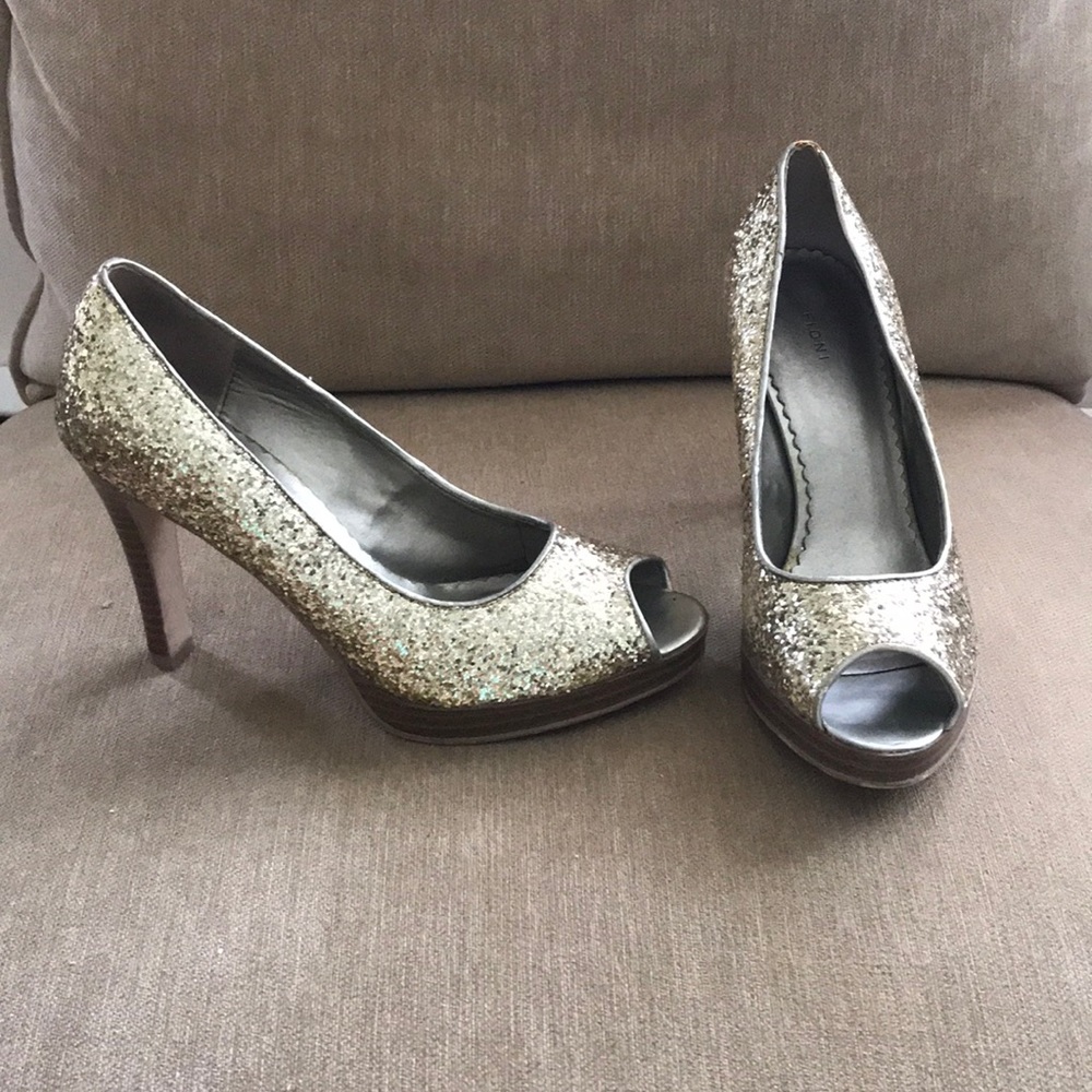 Fioni Gold Heels